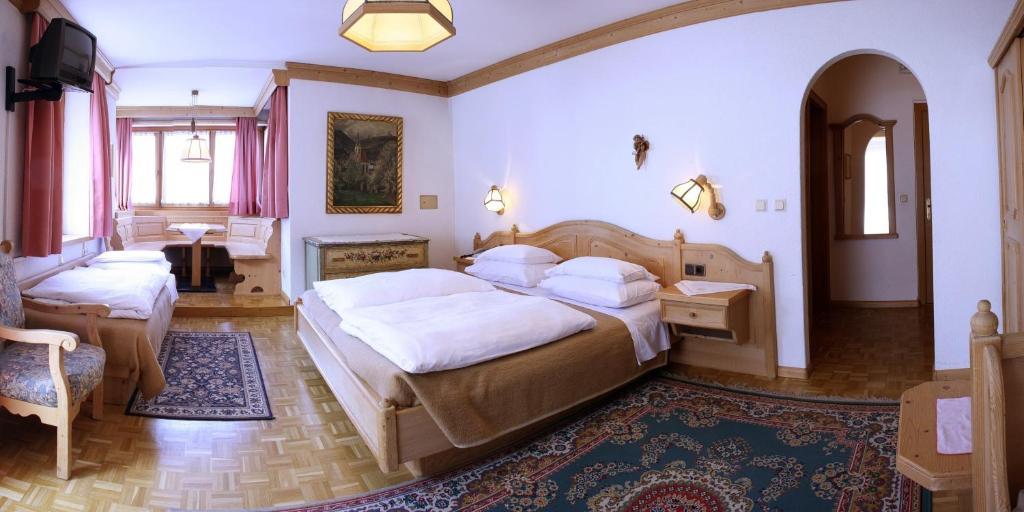 Hotel Dolomiti Madonna Ortisei Room photo