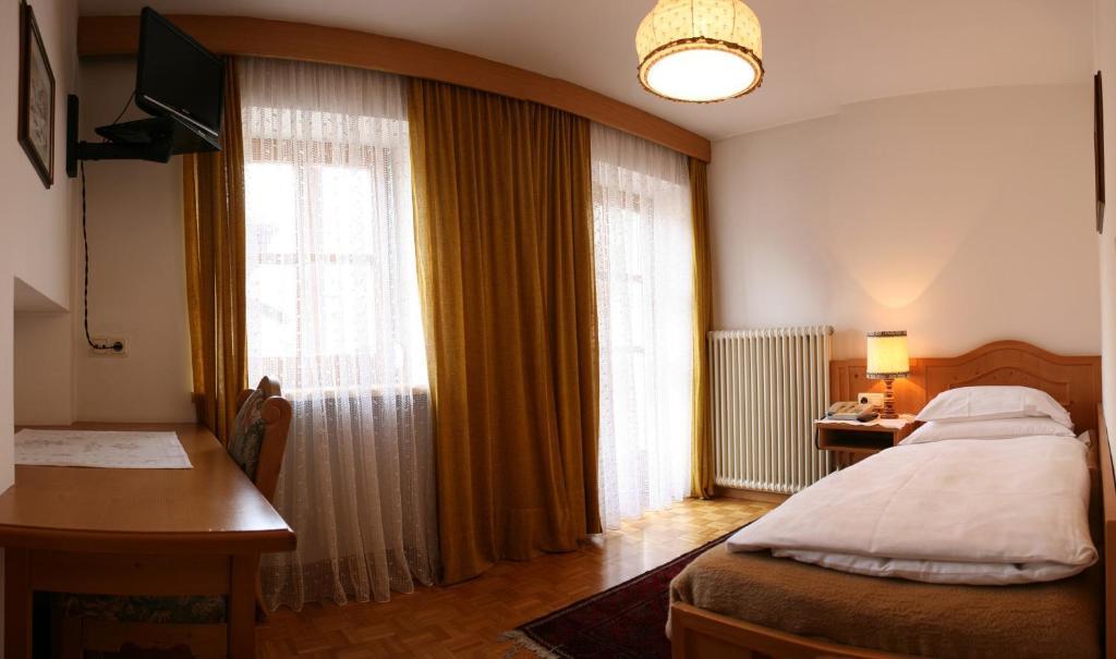 Hotel Dolomiti Madonna Ortisei Room photo