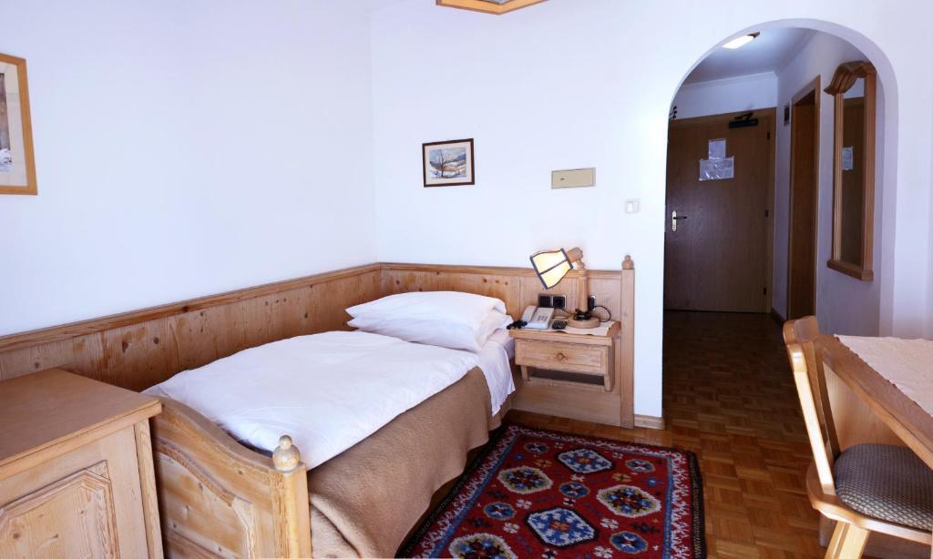 Hotel Dolomiti Madonna Ortisei Room photo