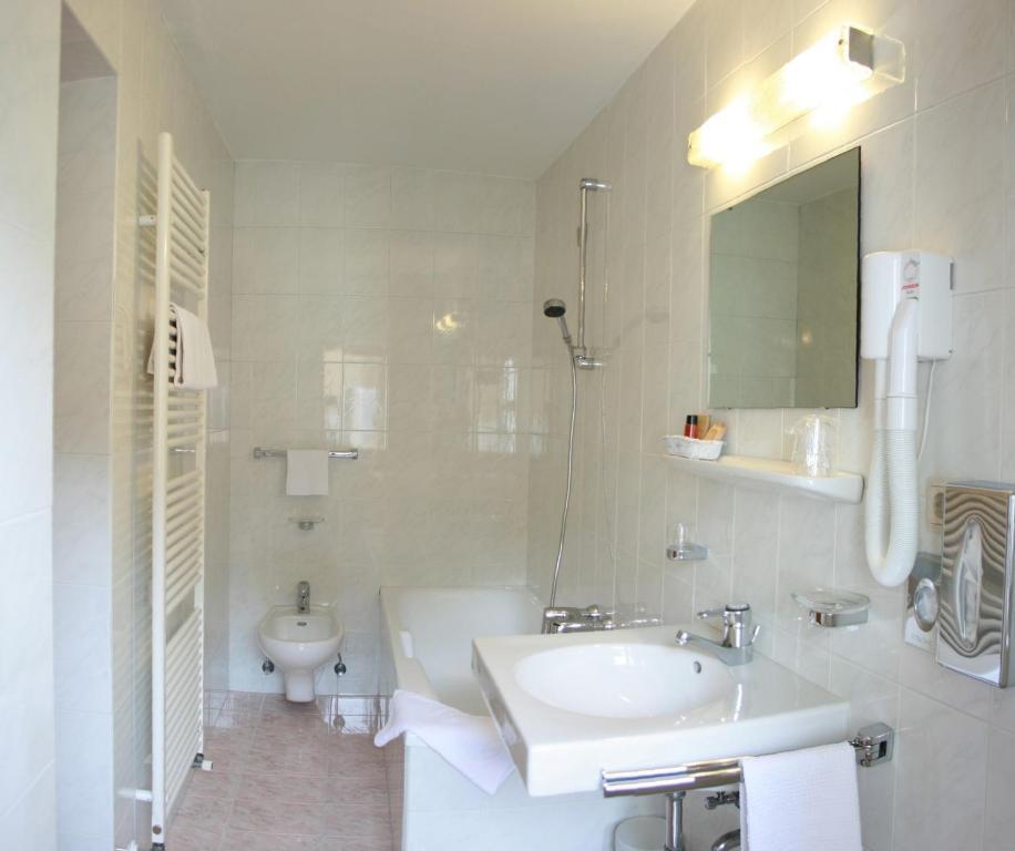 Hotel Dolomiti Madonna Ortisei Room photo