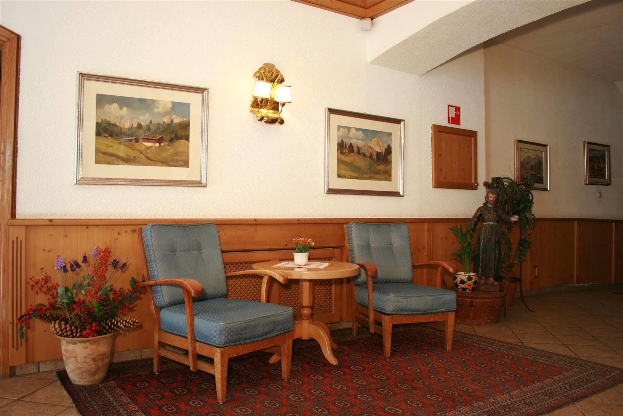 Hotel Dolomiti Madonna Ortisei Exterior photo