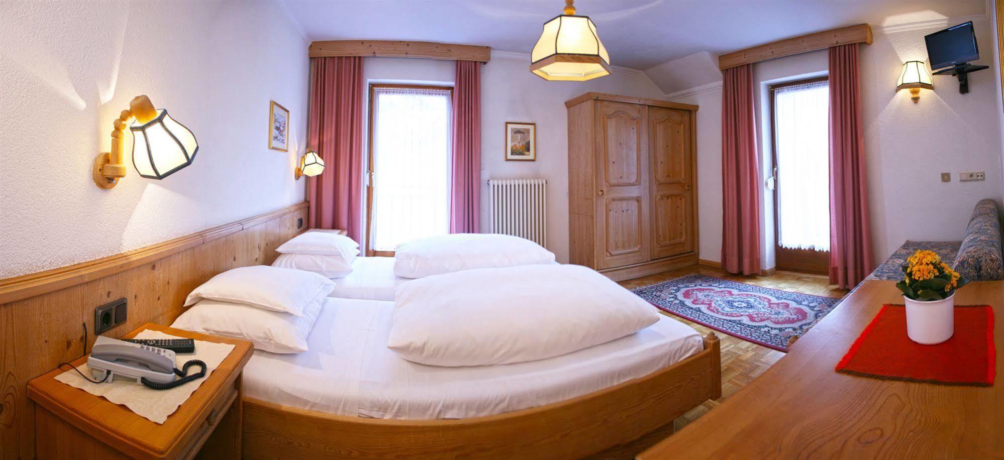 Hotel Dolomiti Madonna Ortisei Exterior photo