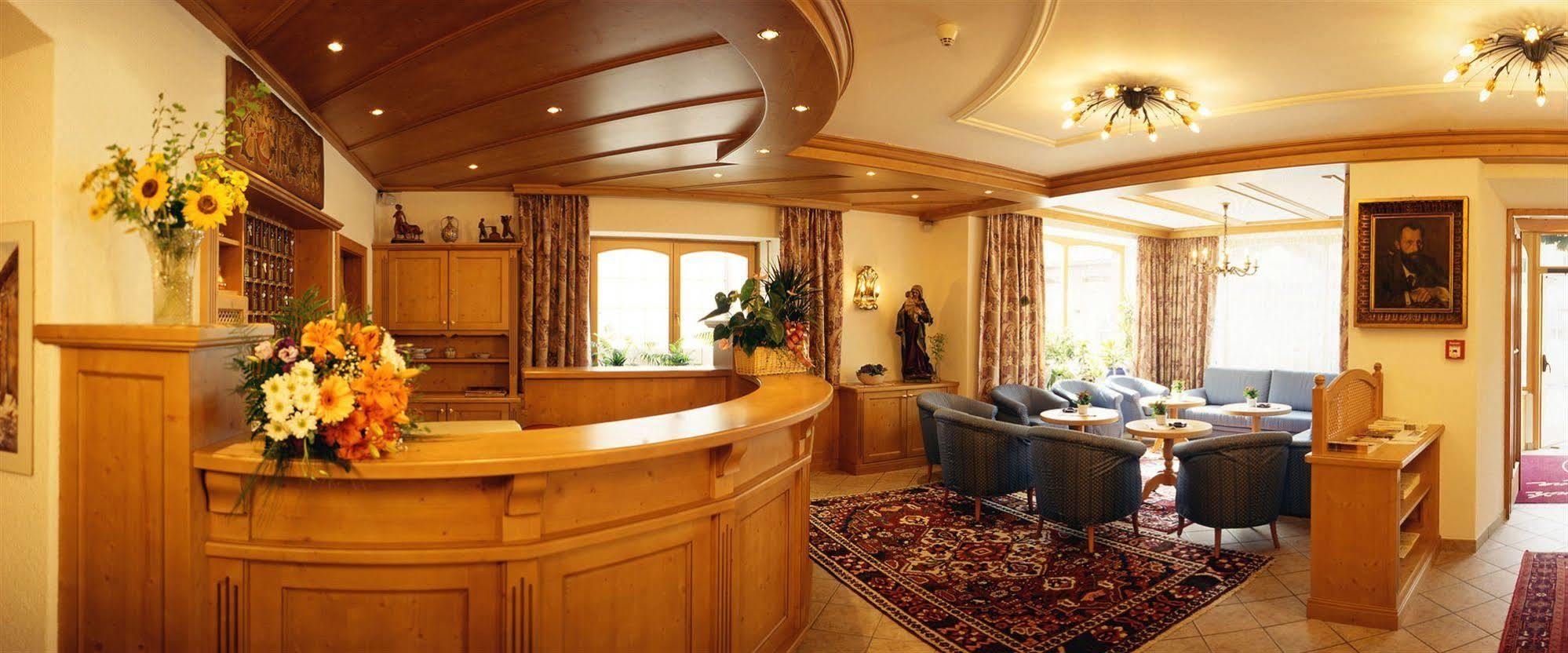 Hotel Dolomiti Madonna Ortisei Exterior photo